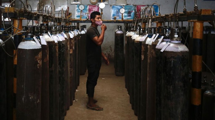 Penyebaran virus Corona di India terus mengganas. Bahkan pada Sabtu (1/5) ini, India mencatat lebih dari 400.000 kasus baru infeksi Corona dalam waktu 24 jam terakhir.