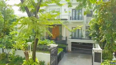 9 Potret Rumah Mewah Crazy Rich Jakarta, Kulkasnya Viral Bikin Takjub
