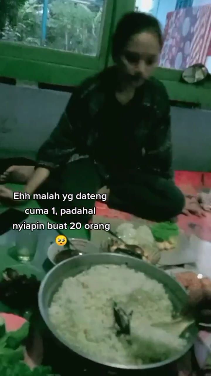 Sedih! Sudah Masak Banyak, Acara Ultah Netizen Ini Cuma Dihadiri Satu Orang