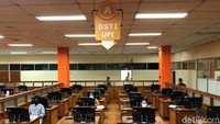 Secara rinci pada gelombang pertama diikuti 11.705 orang dan gelombang kedua diikuti 12.063 peserta. Selain itu, ada 19 peserta tunanetra yang tercatat mengikuti tes di Pusat UTBK UPI. 