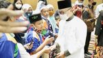 Zulkifli Hasan Santuni Anak-anak Difabel Dhuafa