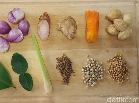11 Bumbu Opor Ayam Lebaran