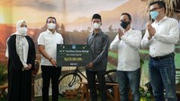 ACC melakukan penyerahan donasi untuk 28 yayasan dan anak yatim pada tanggal 1 Mei 2021. Donasi tersebut dilakukan secara simbolis oleh Chief Operating ACC Ezar Kumendong di kantor pusat ACC di Jalan TB Simatupang No. 90, Jakarta Selatan.