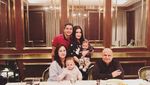 Momen Romantis Angbeen Rishi dan Adly Fairuz Saat Makan Bareng