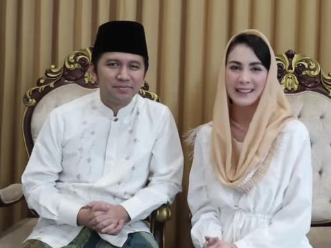 Arumi Bachsin yang jadi isteri pejabat.