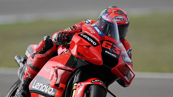 JEREZ DE LA FRONTERA, SPAIN - APRIL 30: Francesco Bagnaia of Italy and Ducati Lenovo Team heads down a straight during Free Practice for the MotoGP of Spain at Circuito de Jerez on April 30, 2021 in Jerez de la Frontera, Spain. (Photo by Mirco Lazzari gp/Getty Images)