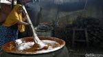 Jelang Lebaran, Pesanan Dodol Betawi Kembali Manis