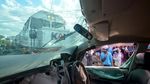 Bruk! Kereta Tabrak Mobil di Padang