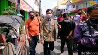 Diberitakan sebelumnya, Gibran akhirnya mencopot Lurah Gajahan, S yang diduga terlibat pungutan liar (pungli) bermodus zakat dan sedekah bersama petugas linmas. Selanjutnya, S akan diperiksa oleh dinas terkait.