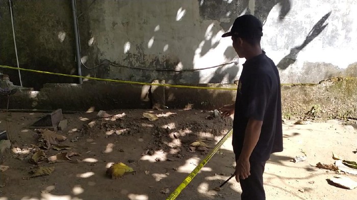 lokasi penemuan janin di Makam Islam Tuwiri