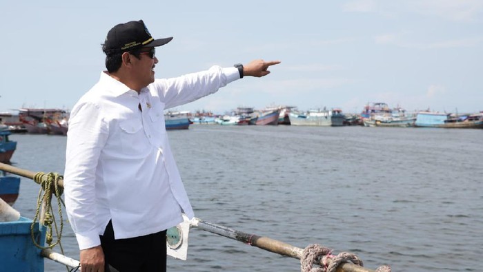Menteri Kelautan dan Perikanan, Sakti Wahyu Trenggono mendukung industri perikanan di Probolinggo semakin maju.