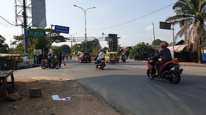 Perbatasan Bekasi-Karawang jelang larangan mudik 2021 Perbatasan Bekasi-Karawang jelang larangan mudik 2021