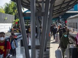 Potret Mudik Awal di Stasiun Kertapati Palembang