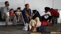 Sepinya terminal karena adanya larangan mudik oleh pemerintah pada 6-17 Mei 2021.