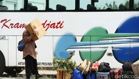 Jika ada masyarakat yang akan melakukan perjalanan mendesak dan nonmudik seperti dikecualikan oleh pemerintah, dua terminal masih beroperasi. Dua terminal tersebut adalah Terminal Terpadu Pulo Gebang dan Terminal Tipe A Kalideres.