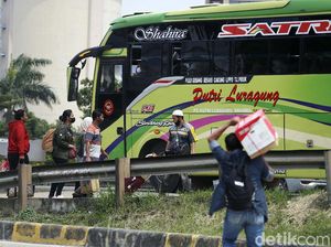 Potret Terminal Pulo Gebang pada H-10 Idul Fitri