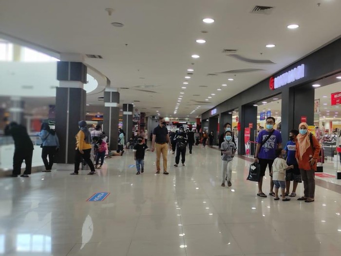 Pusat Pembelanjaan di Sidoarjo Mulai Ramai pembeli