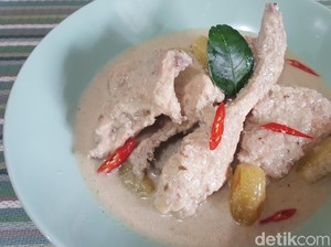 Resep Opor Ayam Putih Spesial yang Kental dan Bumbunya Meresap
