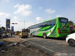 Potret Perbatasan Bekasi-Karawang Jelang Pemberlakuan Larangan Mudik