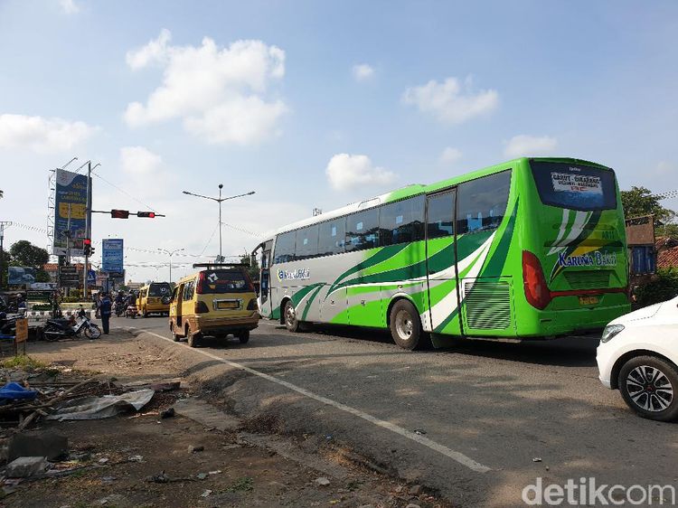 Potret Perbatasan Bekasi-Karawang Jelang Pemberlakuan Larangan Mudik