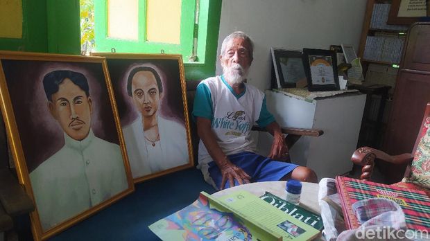 Soesilo Toer adik Pramoedya Ananta Toer saat ditemui di rumahnya, Blora, Minggu (2/5/2021)