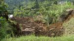 Longsor Terjang Desa Giinanjar Sukabumi