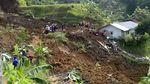 Longsor Terjang Desa Giinanjar Sukabumi