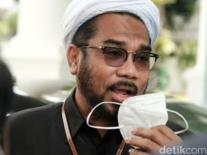 Ngabalin Heran Panji Gumilang Disudutkan: Ponakan Saya Sekolah di Al-Zaytun