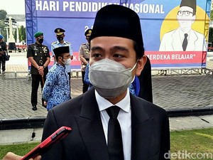Gibran Copot Lurah yang Diduga Terlibat Pungli Zakat Bareng Linmas