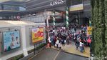 Warga Serbu Kawasan Wisata Belanja Alun-alun Bandung