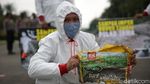 Foto: Aksi Tolak Sampah Import di Monas