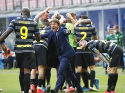 Meski kedatangannya di Inter sempat menuai kritikan karena kental dengan Juventus, Conte mampu menyulapnya menjadi cinta. (Foto: AP/Antonio Calanni)
