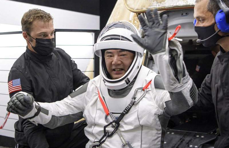 Astronaut NASA kembali dengan kapsul SpaceX