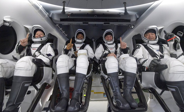 Astronaut NASA kembali dengan kapsul SpaceX