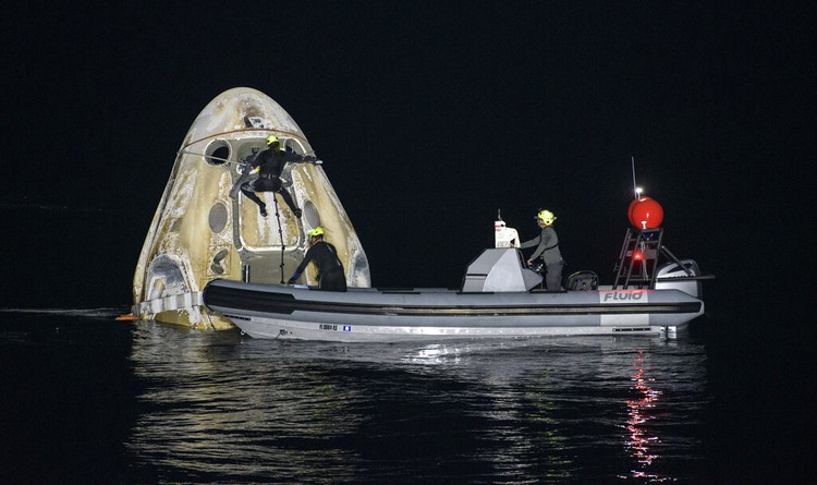 Astronaut NASA kembali dengan kapsul SpaceX
