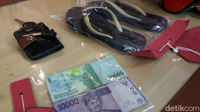 Barang bukti kasus takjil sianida dengan tersangka Nani Aprilliani, di Mapolres Bantul, Senin (3/5/2021).