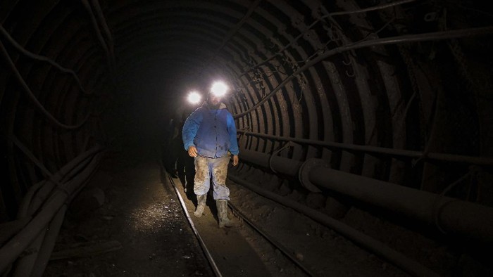 Bosnia Ramadan Coal Mine Photo Gallery Bosnian coal miners restart their shift after in an underground tunnel at a mine in Zenica, Bosnia, Thursday, April 29, 2021. During Ramadan, observant Muslims abstain from eating, drinking and smoking from dawn until sunset and Zenica coal miners are no exception. (AP Photo/Kemal Softic)