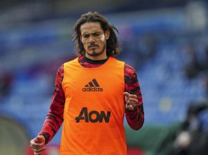 MU Tak Mau Buru-buru Mainkan Edinson Cavani