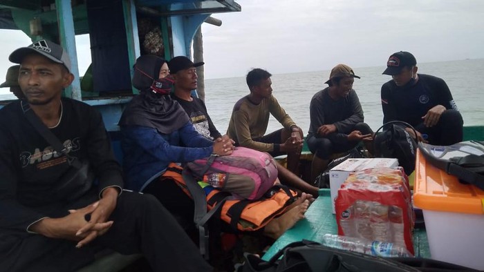 Balai Pelestarian Cagar Budaya (BPCB) Jatim menghentikan sementara eksplorasi bangkai Kapal van der Wijck. Sebab, cuaca dinilai kurang bersahabat.