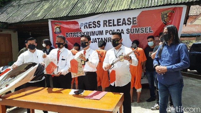 Enam pelaku begal sadis di Palembang ditangkap. Para pelaku bermodus tawuran untuk mengalihkan korban (Prima Syahbana/detikcom)