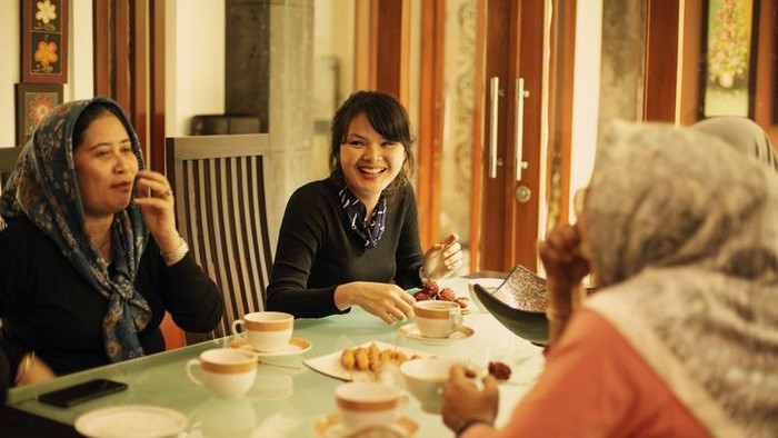 Etiket saat bukber Viral Bukber Tak Ada yang Datang, Ini 4 Etiket yang Harus Diperhatikan