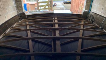 Pantulan atap dari bagian atas mobil. Foto: dok Reddit via Brightside