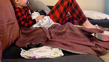 Si bayi punya kaki orsng dewasa. Foto: dok Reddit via Brightside