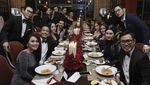 Intip Kebersamaan Evan Sanders, Nino Ikatan Cinta Saat Makan Bareng Sahabat