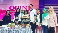 Pada saat hari ulang tahunnya, Evan juga pernah mendapatkan kejutan dari para penggemarnya yang datang ke studio acara yang ia bawakan. Foto: Instagram@iam.evansanders