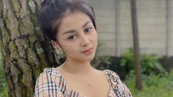 8 Potret Ghina Kamilla, YouTuber yang Jadi Copet Cantik di Preman Pensiun 5