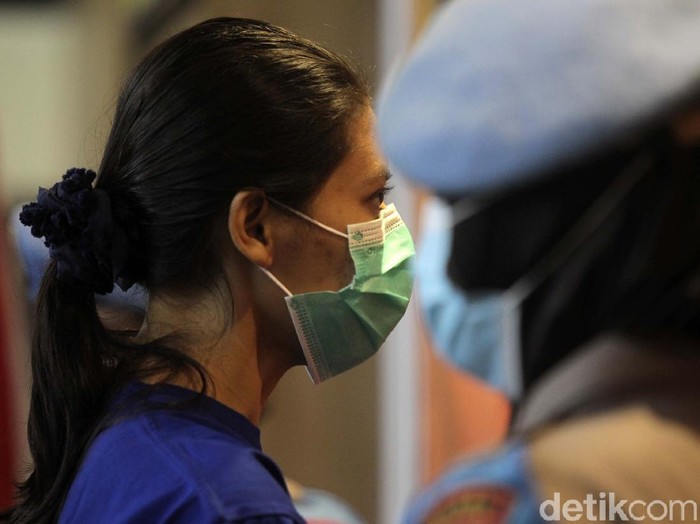 Satreskrim Polres Bantul telah menangkap wanita pengirim takjil beracun yang menewaskan bocah yang memakan takjil tersebut. Begini tampangnya.