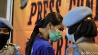 Dalam pengungkapan kasus tersebut hasil penyelidikan diketahui sate tersebut mengandung bahan Kalium Sianida.
