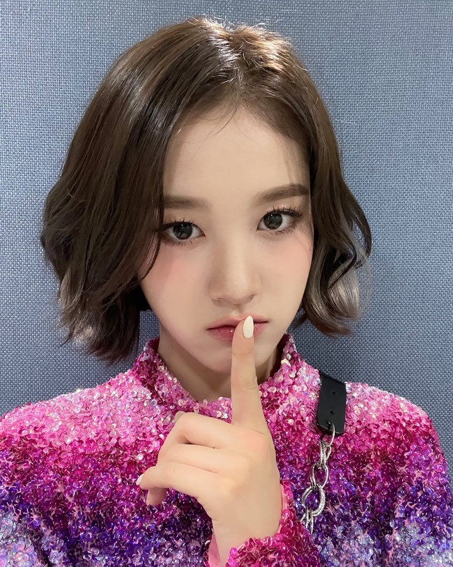 Pasalnya, Yoona debut sebagai visual dan center Girls’ Generation pada 2007 silam. Sejumlah foto J STAYC pun menunjukkan kemiripannya dengan bintang The K2.  Foto: dok. HIGH UP Entertainment