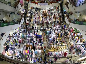 Foto: Thamrin City yang Ramai Dikunjungi Warga Jelang Lebaran